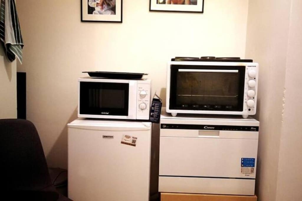 Apartment With Private Patio เอเธนส์ ภายนอก รูปภาพ